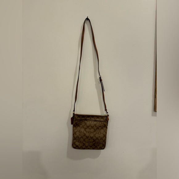 Coach crossbody - Picture 4 of 5